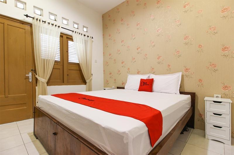 Reddoorz Near Rs Sarjito Yogyakarta Hotel Exterior foto