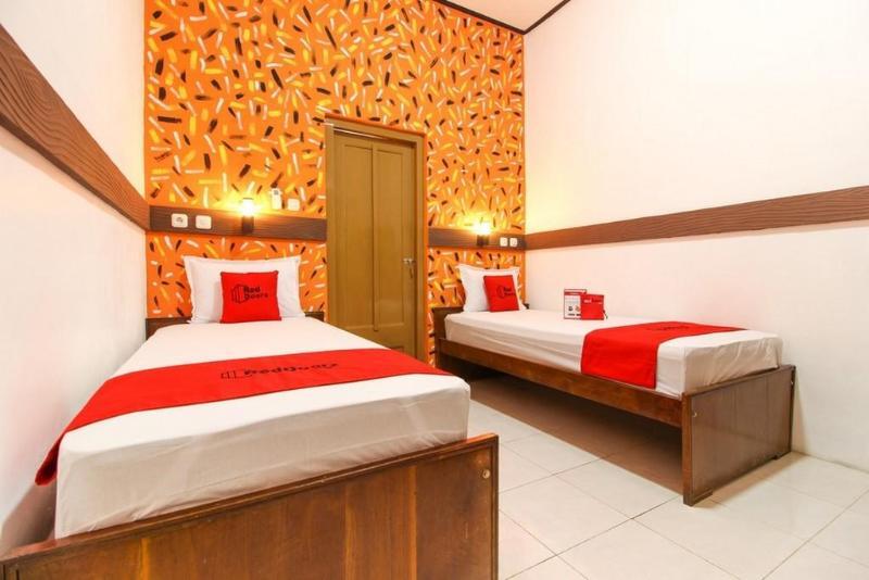 Reddoorz Near Rs Sarjito Yogyakarta Hotel Exterior foto